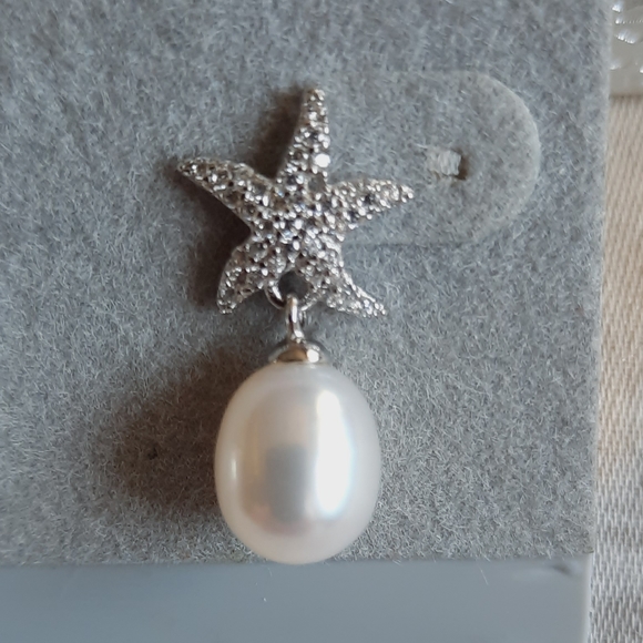 Sterling silver pearl earrings. - Picture 2 of 6